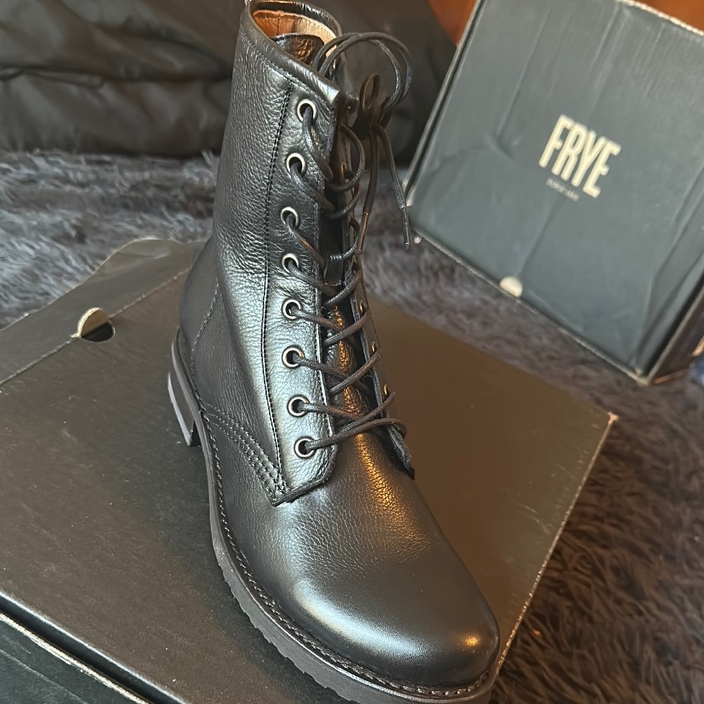 FRYE Women’s Black Leather Lace-Up Combat Boot